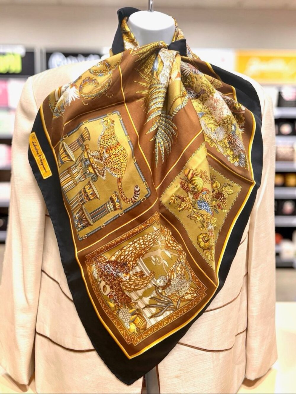 Leopard-Tiger Family Salvatore Ferragamo Scarf SilkSatin 34" Gold Brown (27 - Picture 4 of 15